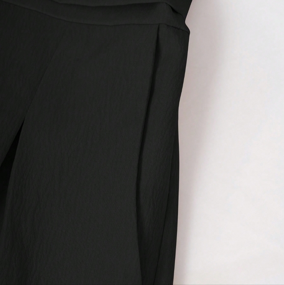 Women's V-Neck Pleated Solid Long Sleeve Jumpsuit - Picture 3 of 6